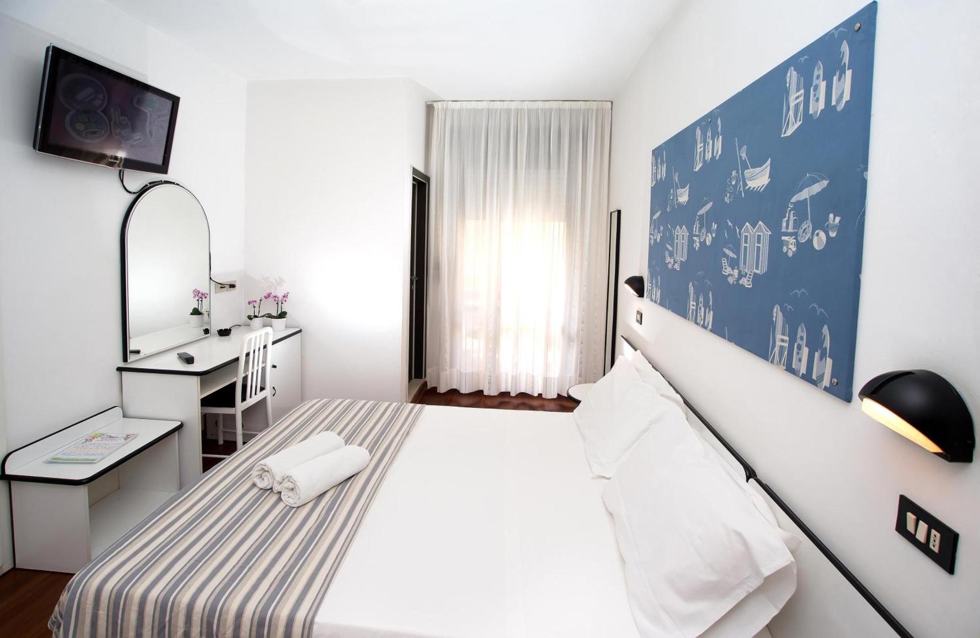 Hotel Adelphi Riccione Exterior foto