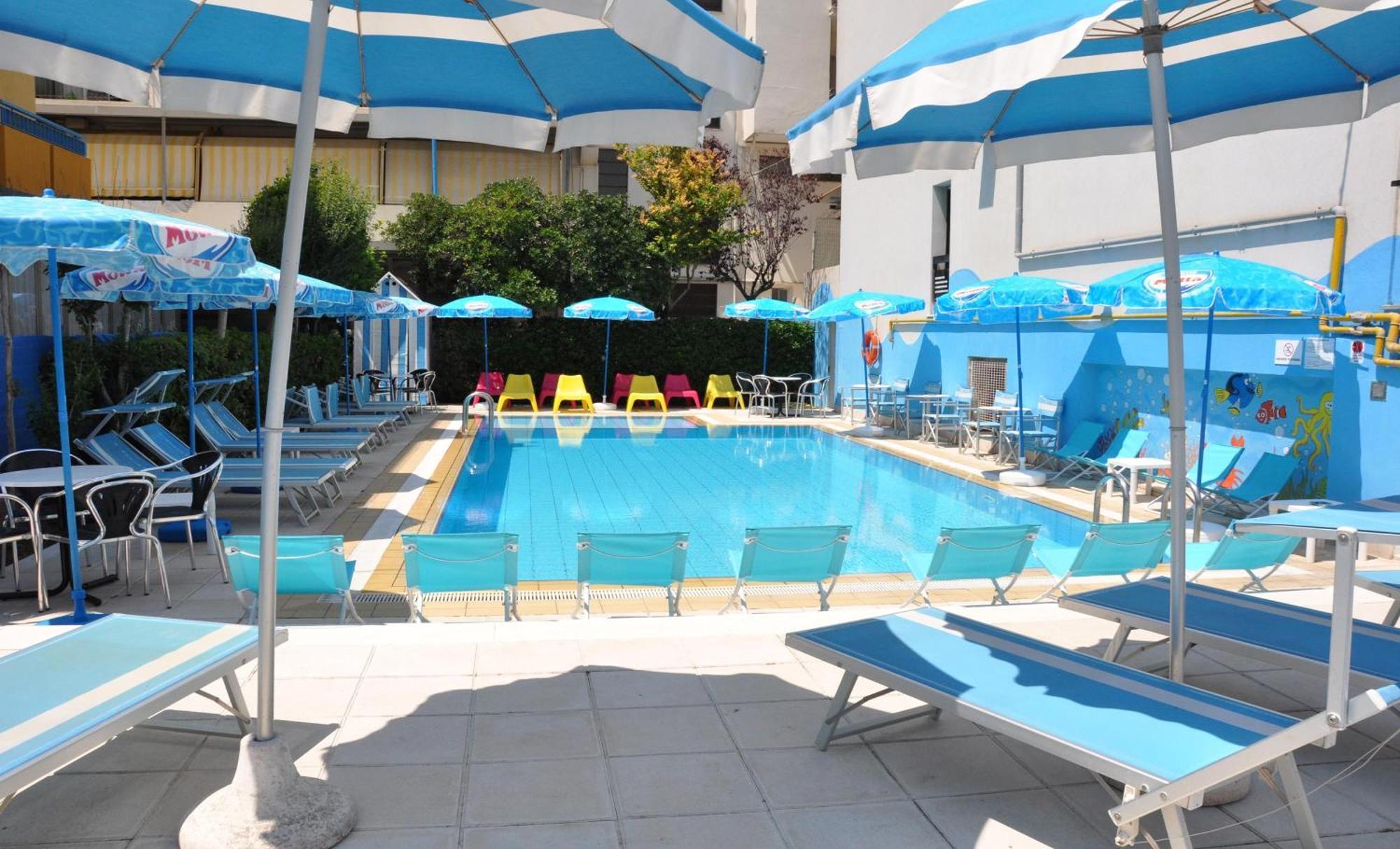 Hotel Adelphi Riccione Exterior foto