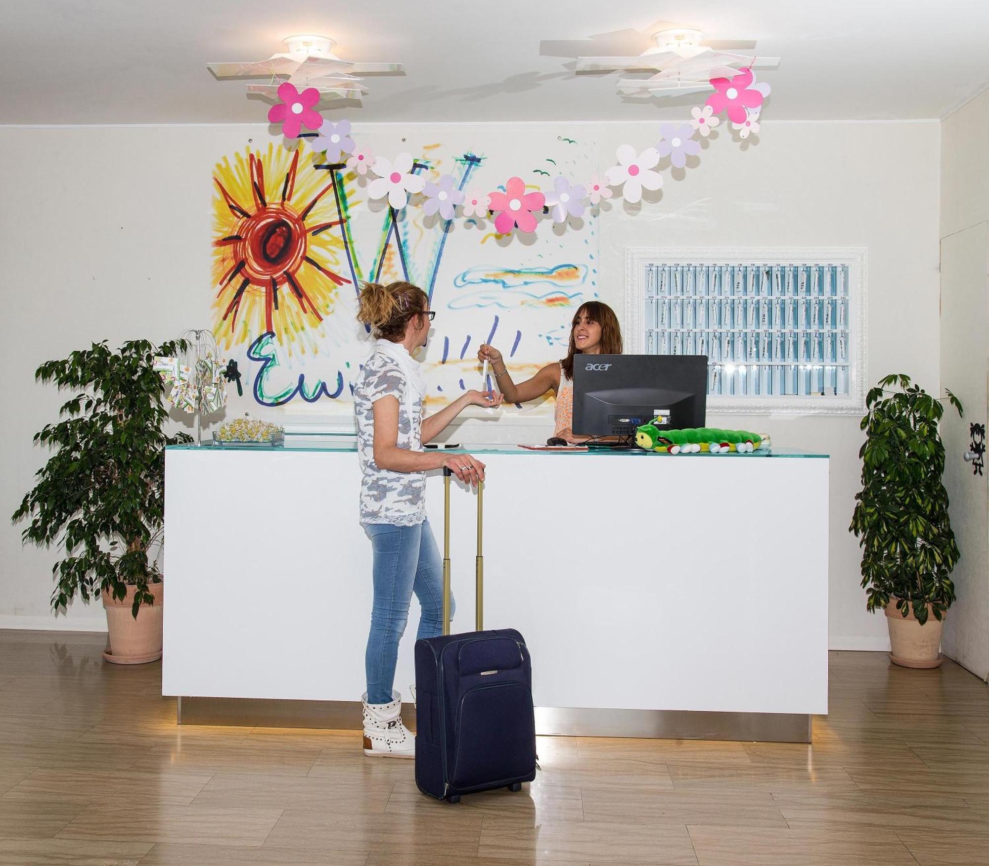 Hotel Adelphi Riccione Exterior foto