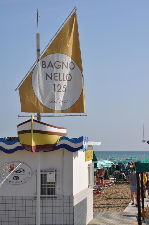 Hotel Adelphi Riccione Exterior foto