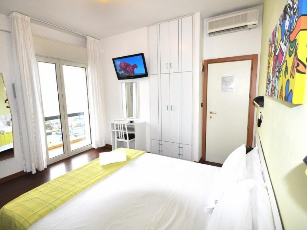 Hotel Adelphi Riccione Exterior foto