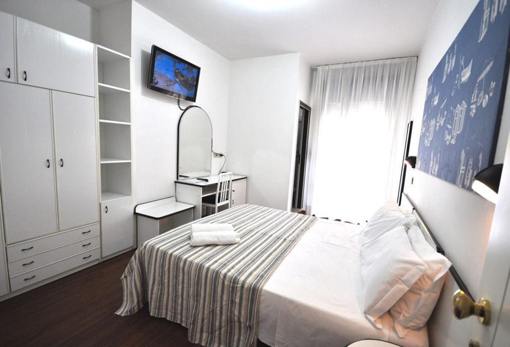 Hotel Adelphi Riccione Exterior foto