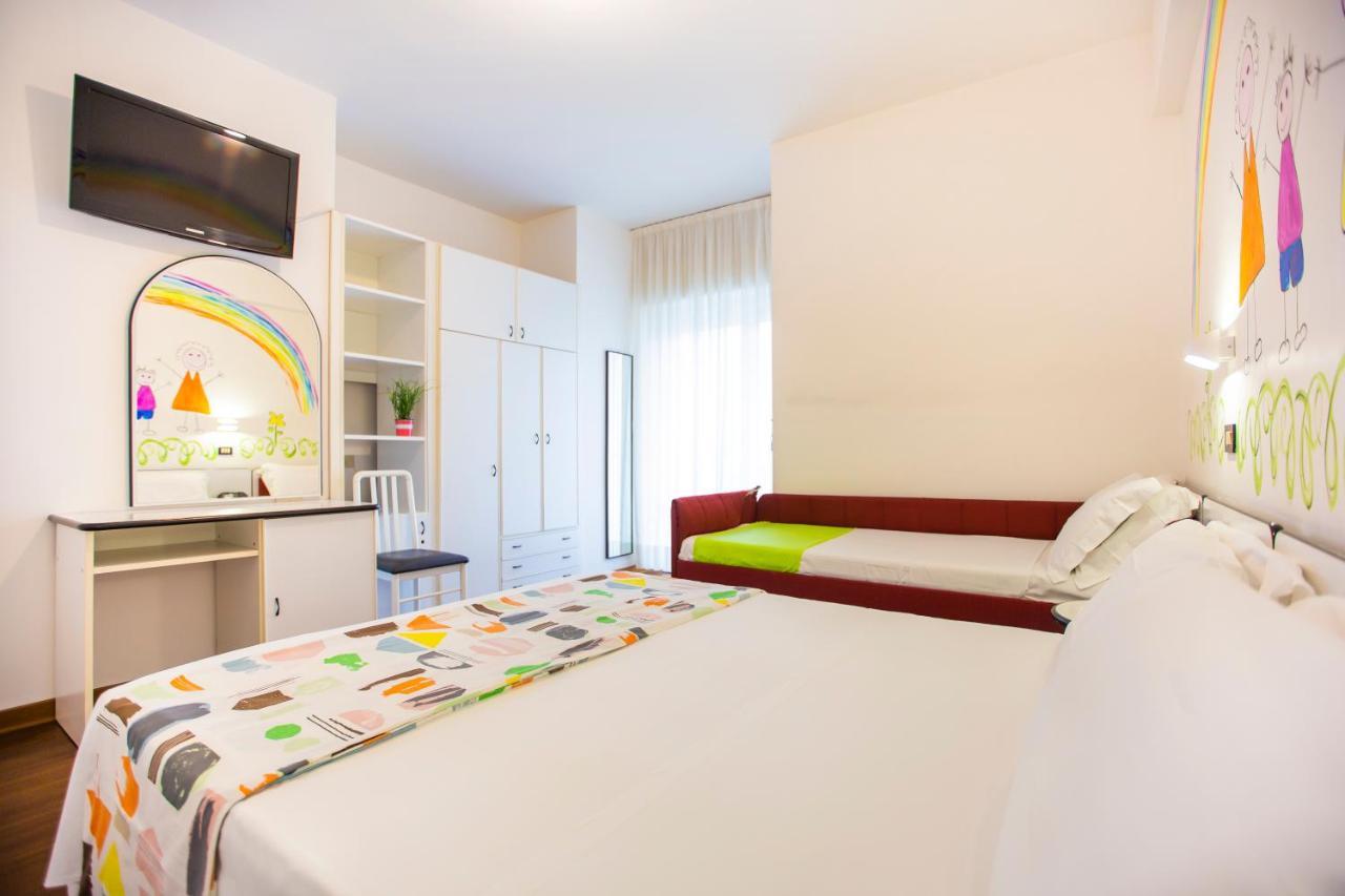 Hotel Adelphi Riccione Exterior foto